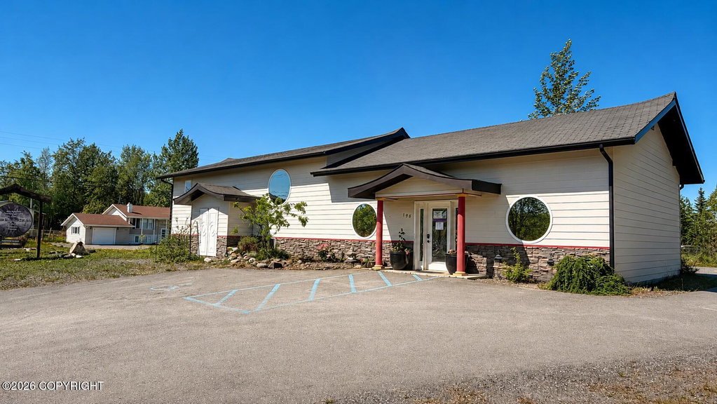198 W Marydale Ave, Soldotna, AK 99669