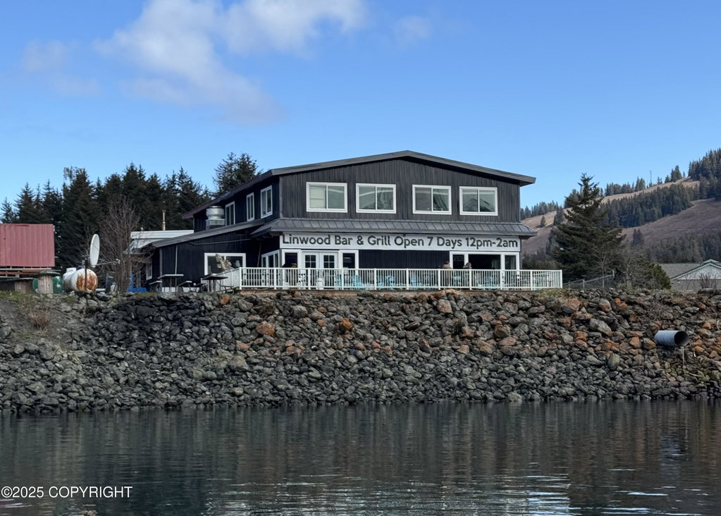 253 Main St, Seldovia, AK 99663