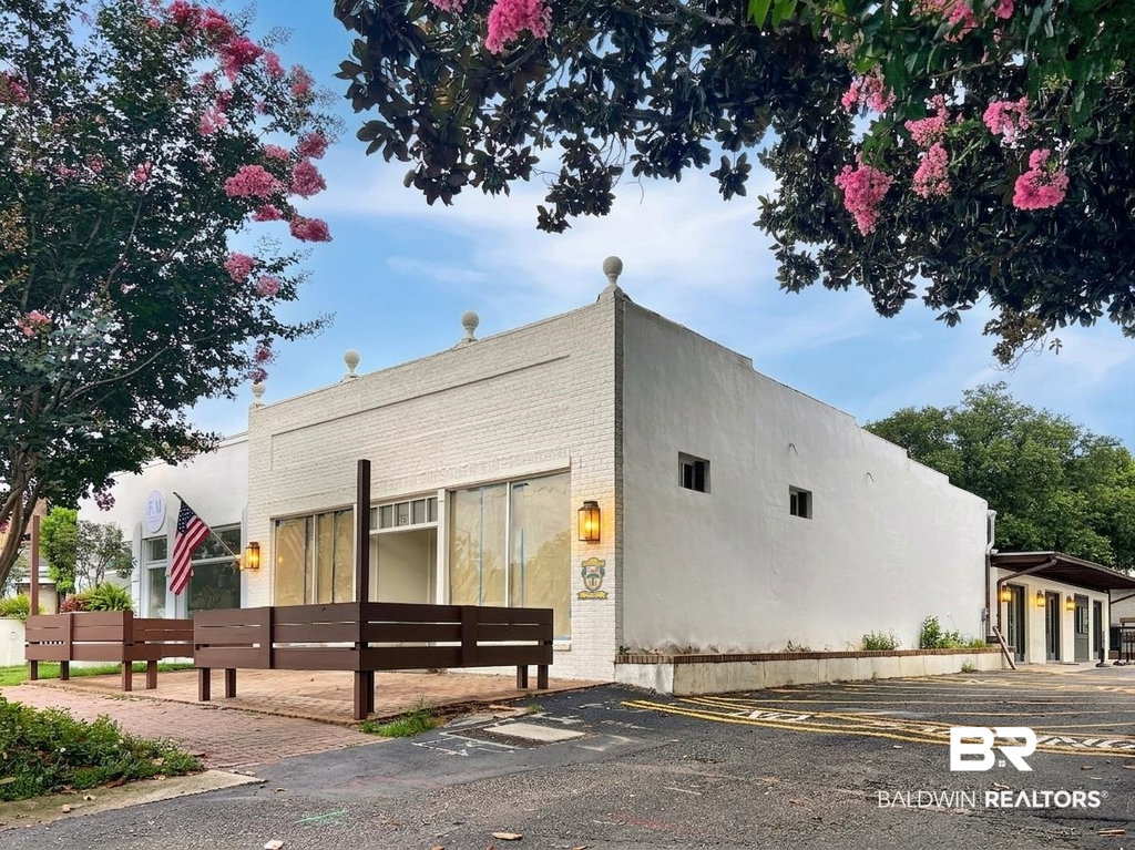 212 Fairhope Ave, Fairhope, AL 36555