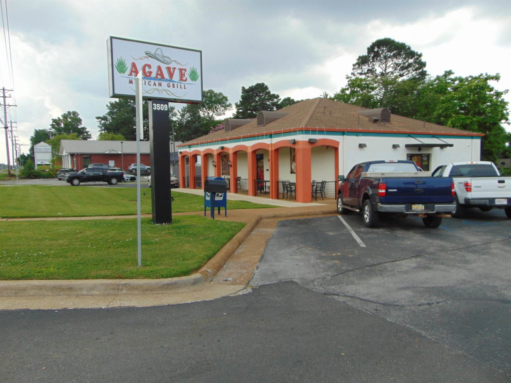 3509 Cloverdale Rd, Florence, AL 35633