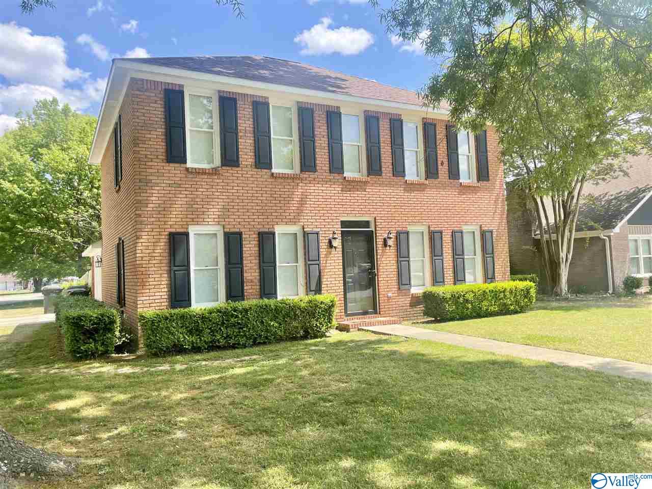 1925 Red Sunset Drive, Decatur, AL 35603 Home for Sale