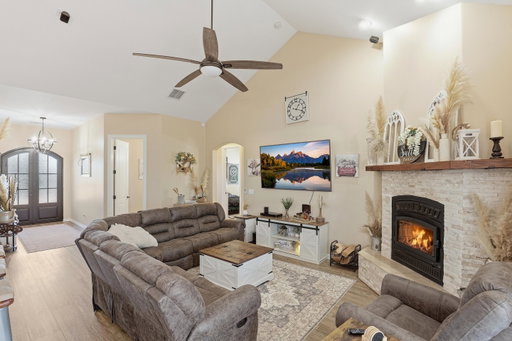 listing main photo