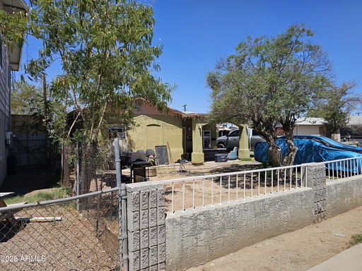 listing main photo