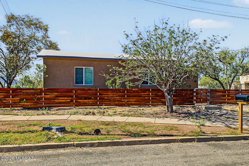 listing main photo