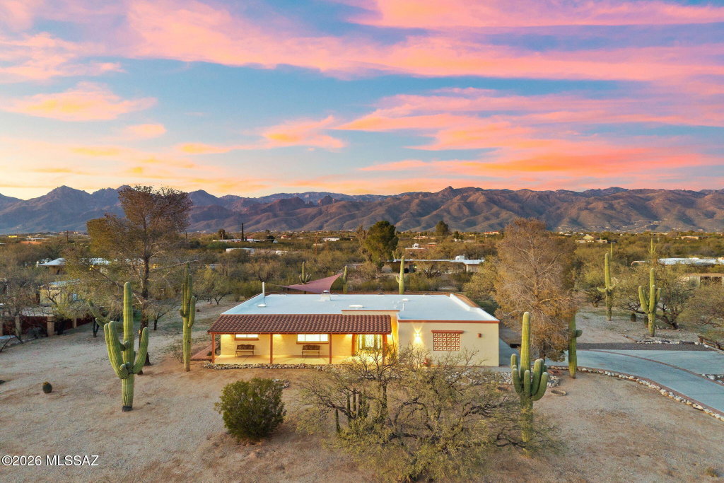 10631 E Rusty Spur Dr, Tucson AZ 85749 Home for Sale