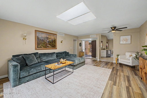 listing main photo