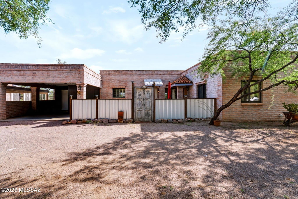 35 Tubac Rd, Tubac, AZ 85646