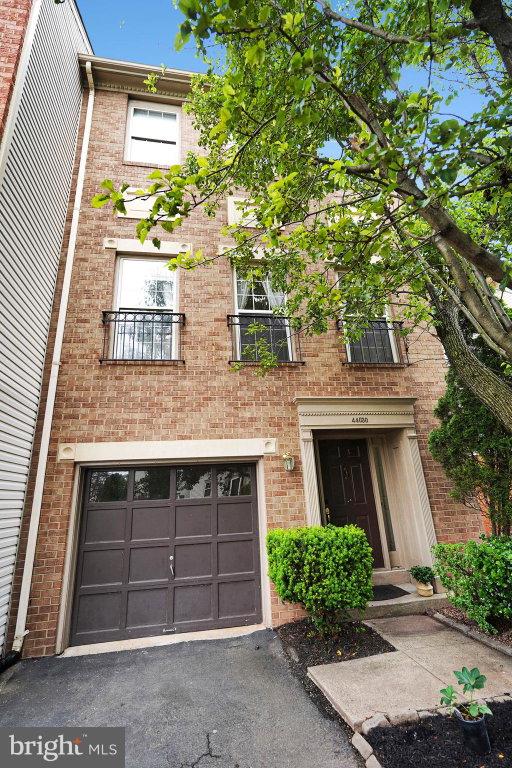 listing main photo