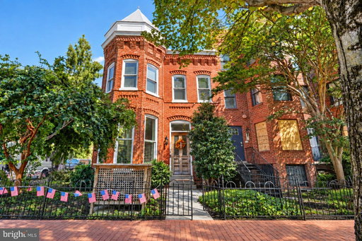 listing main photo