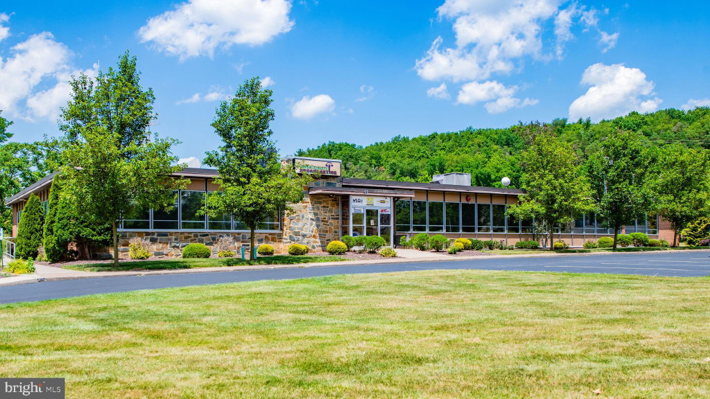 1685 Four Mile Dr, Williamsport, PA 17701