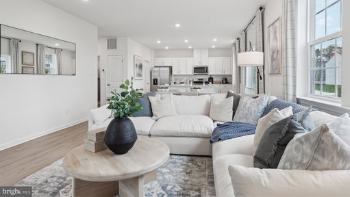 listing main photo