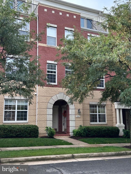 listing main photo