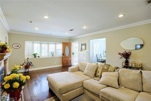 listing main photo