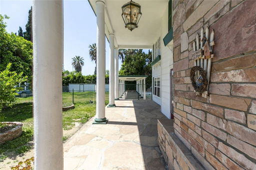 listing main photo