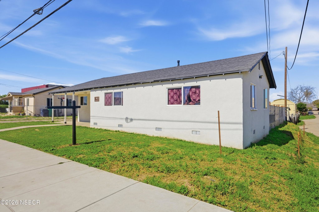 285 Dal Porto Ln, Santa Maria, CA 93458