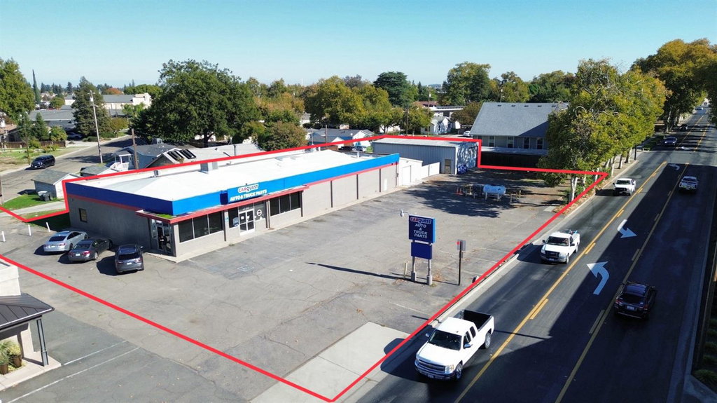 1755 Jackson Ave, Escalon, CA 95320