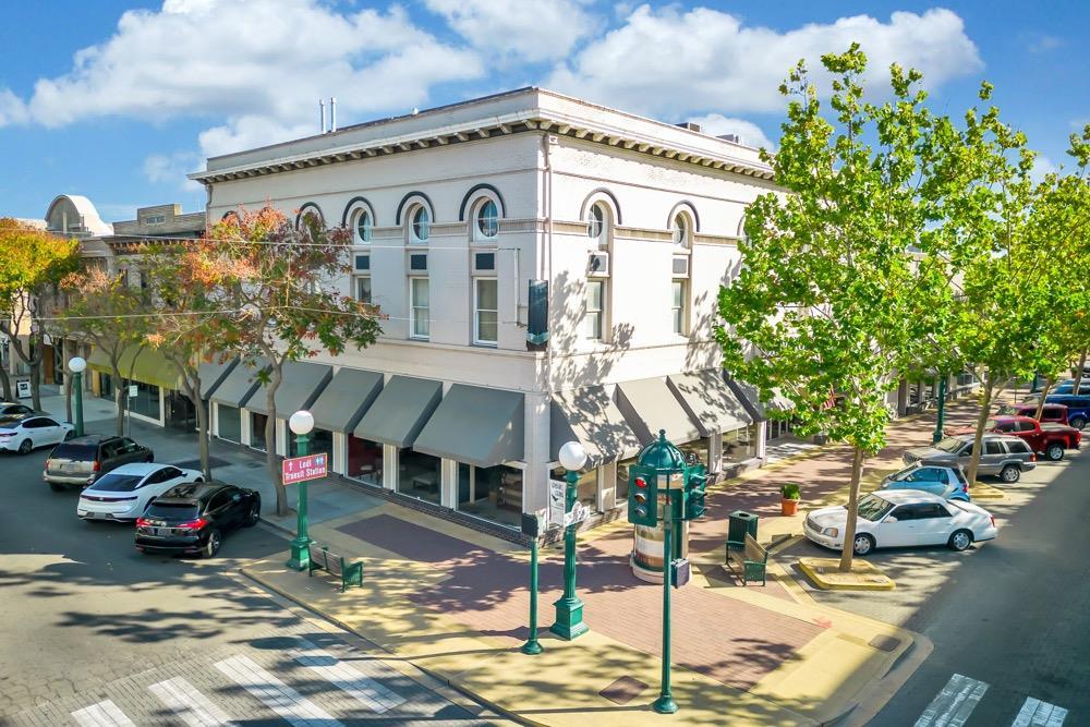 10 S School St, Lodi, CA 95240