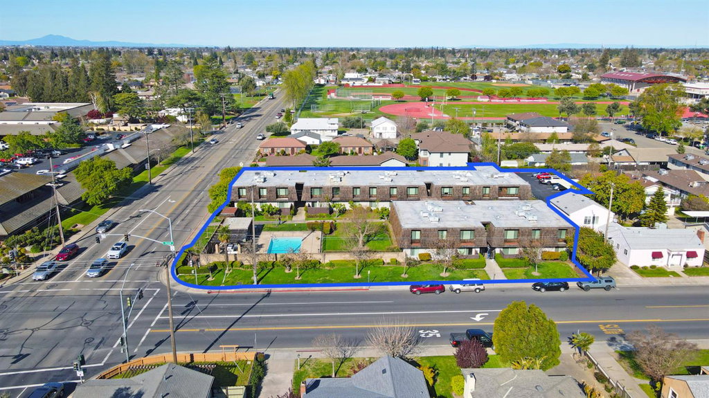 1301 W Lodi Ave, Lodi, CA 95242