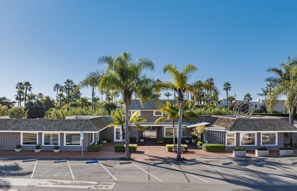 3823 Santa Claus Ln, Carpinteria, CA 93013