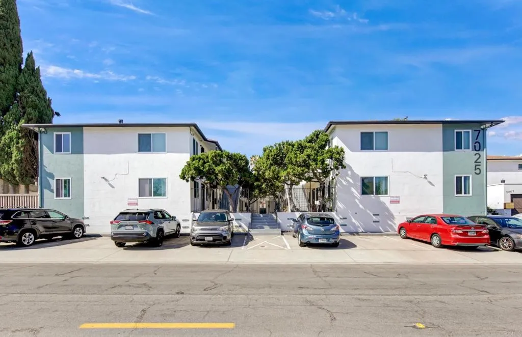 7025 Boulevard Dr, La Mesa, CA 91941