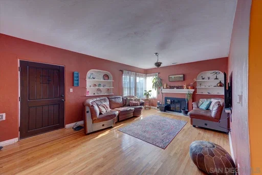 listing main photo