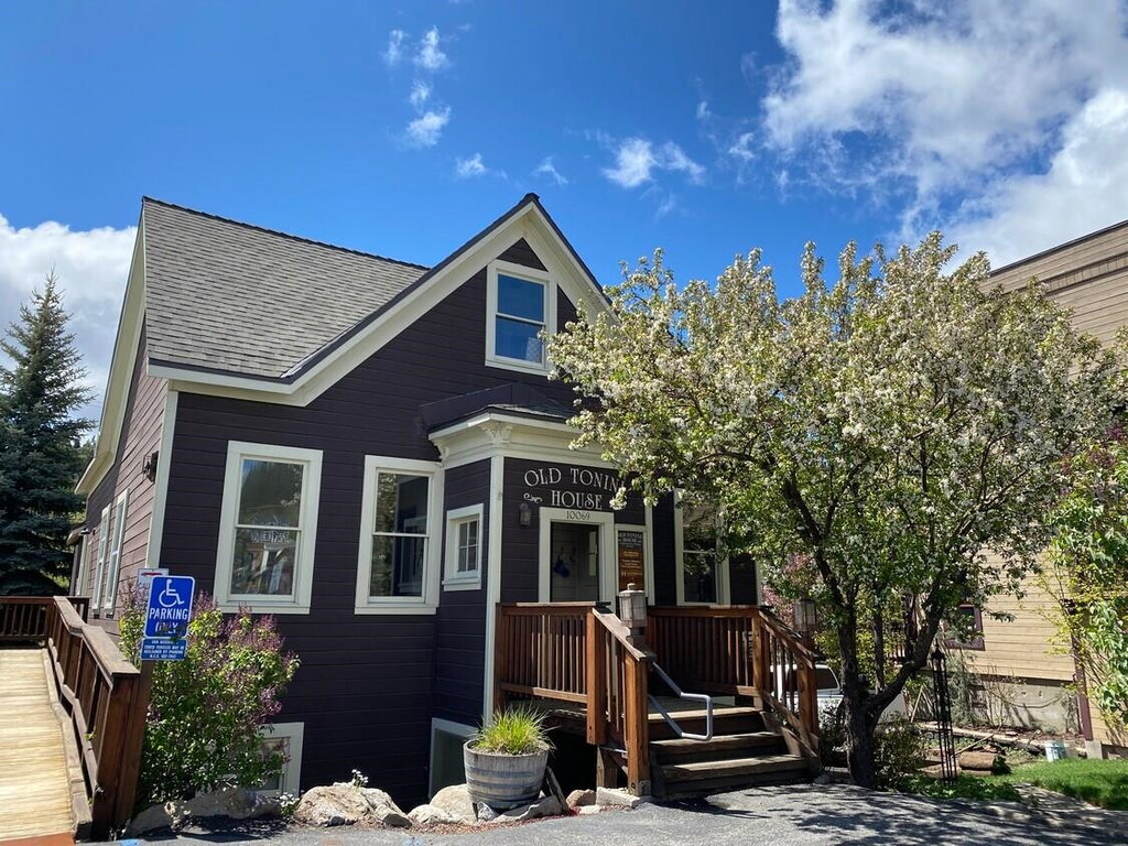 10069 W River St, Truckee, CA 96161