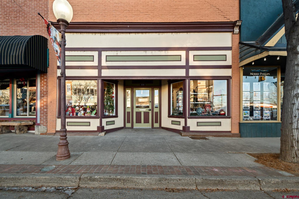 308 E Main St, Montrose, CO 81401