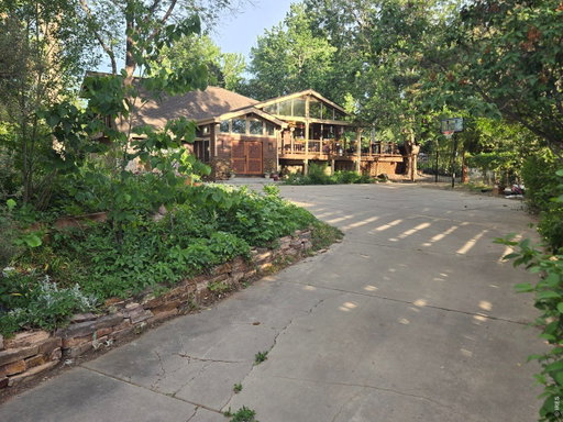 listing main photo