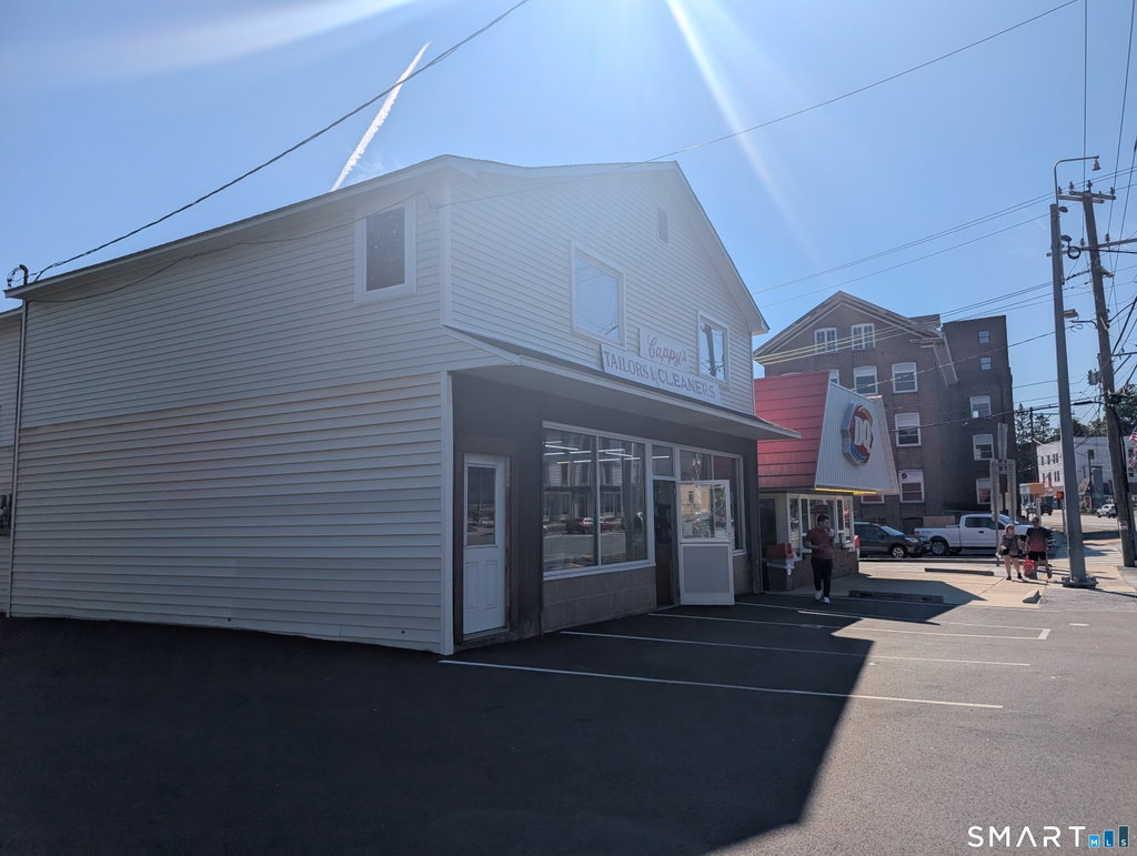 57 Main St, Winchester, CT 06098