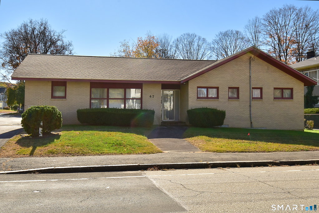 47 E Main St, Stafford, CT 06076
