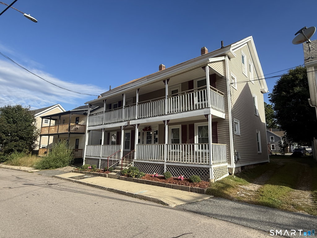 53 Battey St, Putnam, CT 06260
