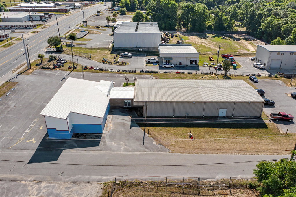 699 W James Lee Blvd, Crestview, FL 32536