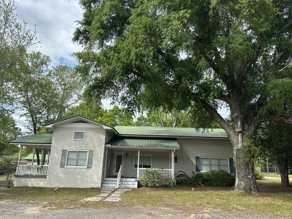 426 W James Lee Blvd, Crestview, FL 32536