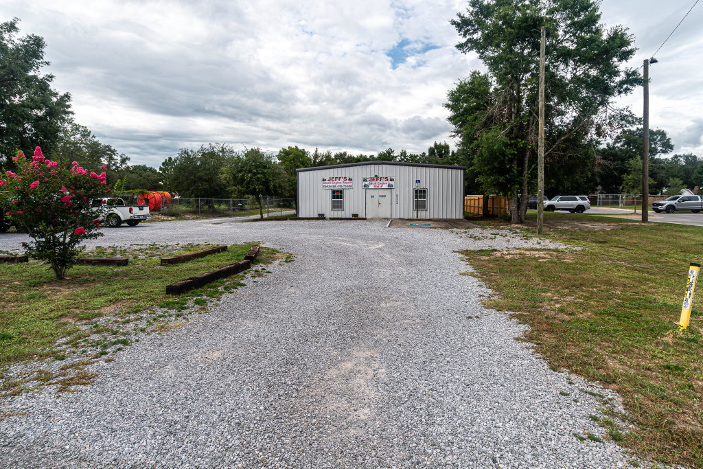 8554 Turkey Bluff Rd, Navarre, FL 32566