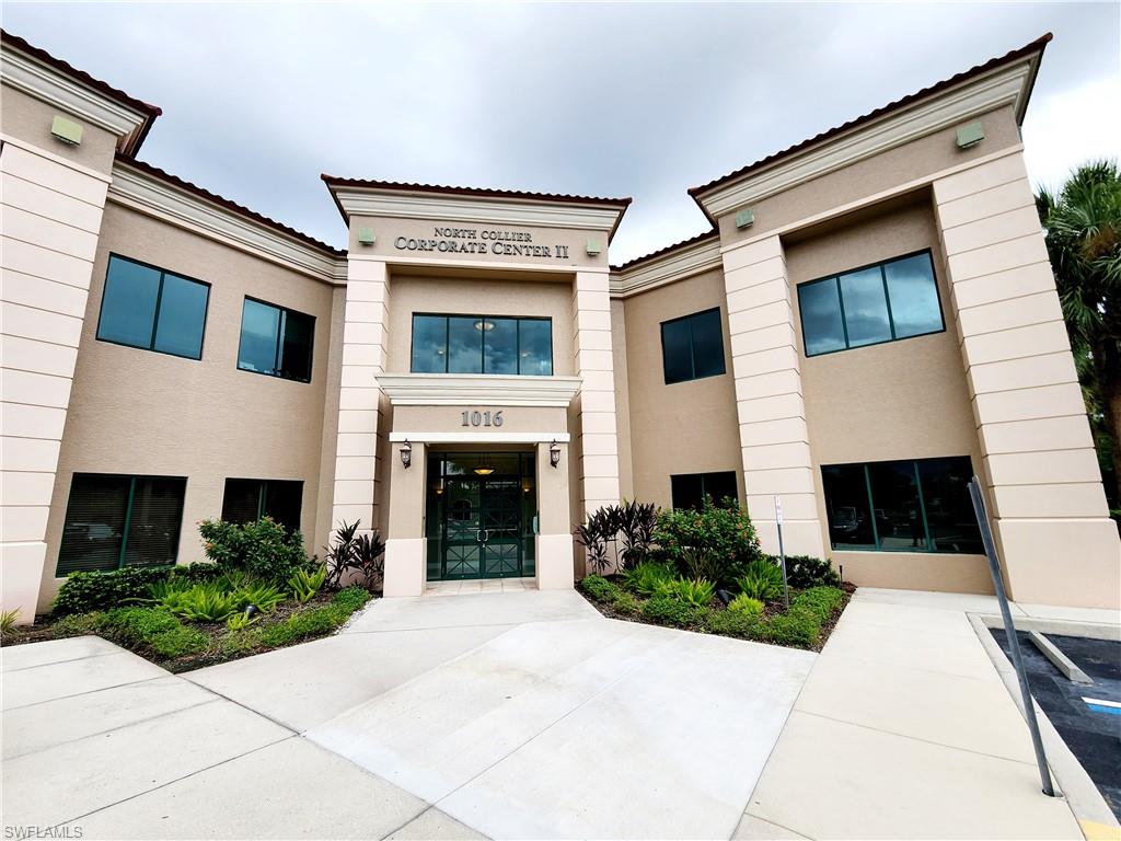 1016 Collier Center Way,Unit 106, Naples, FL 34110
