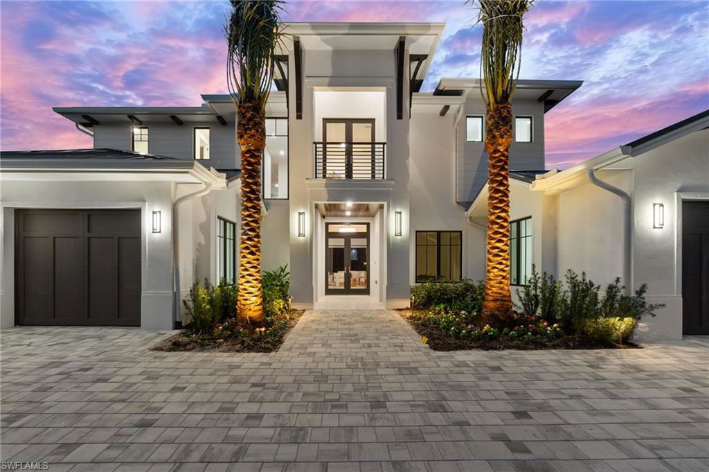 565 Whispering Pine Ln, Naples, FL