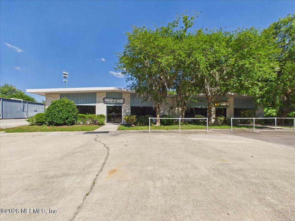 607 N Palm Ave, Palatka, FL 32177