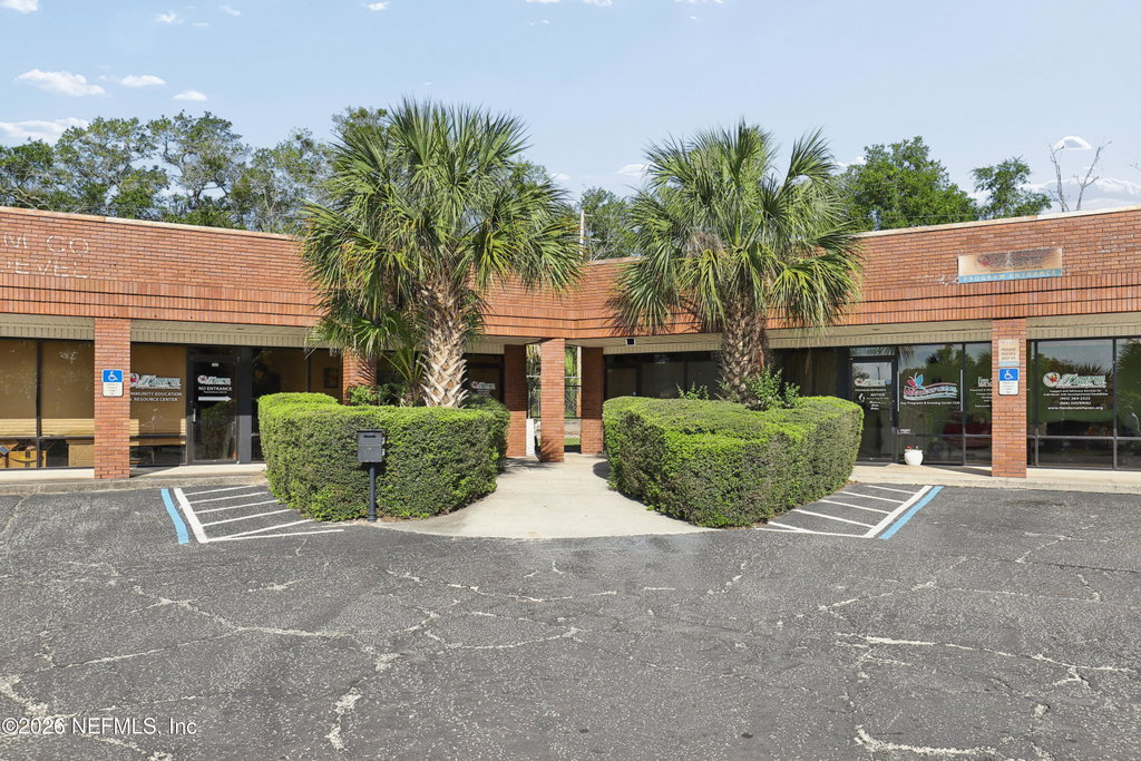 772 Foxridge Center Dr, Orange Park, FL 32065