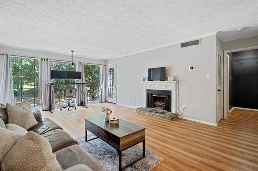 listing main photo