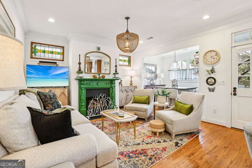 listing main photo