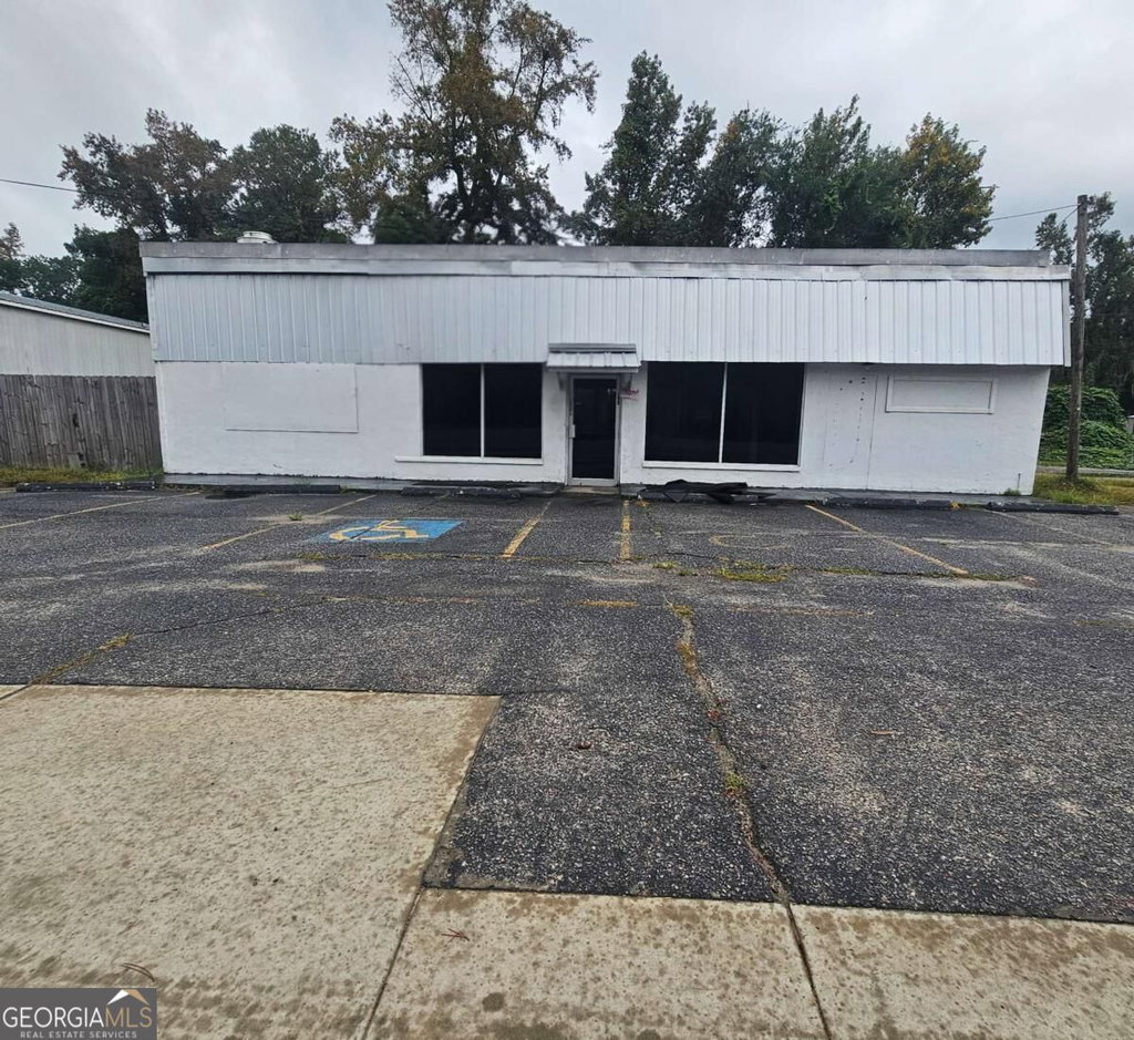 149 W Cypress St, Ludowici, GA 31316
