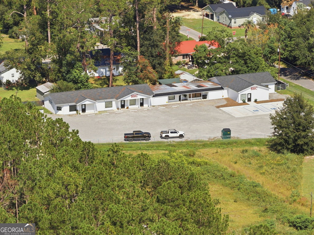 224 Peachtree St, Baxley, GA 31513
