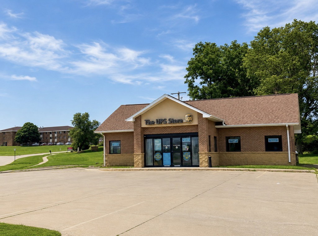 125 W Merle Hibbs Blvd, Marshalltown, IA 50158