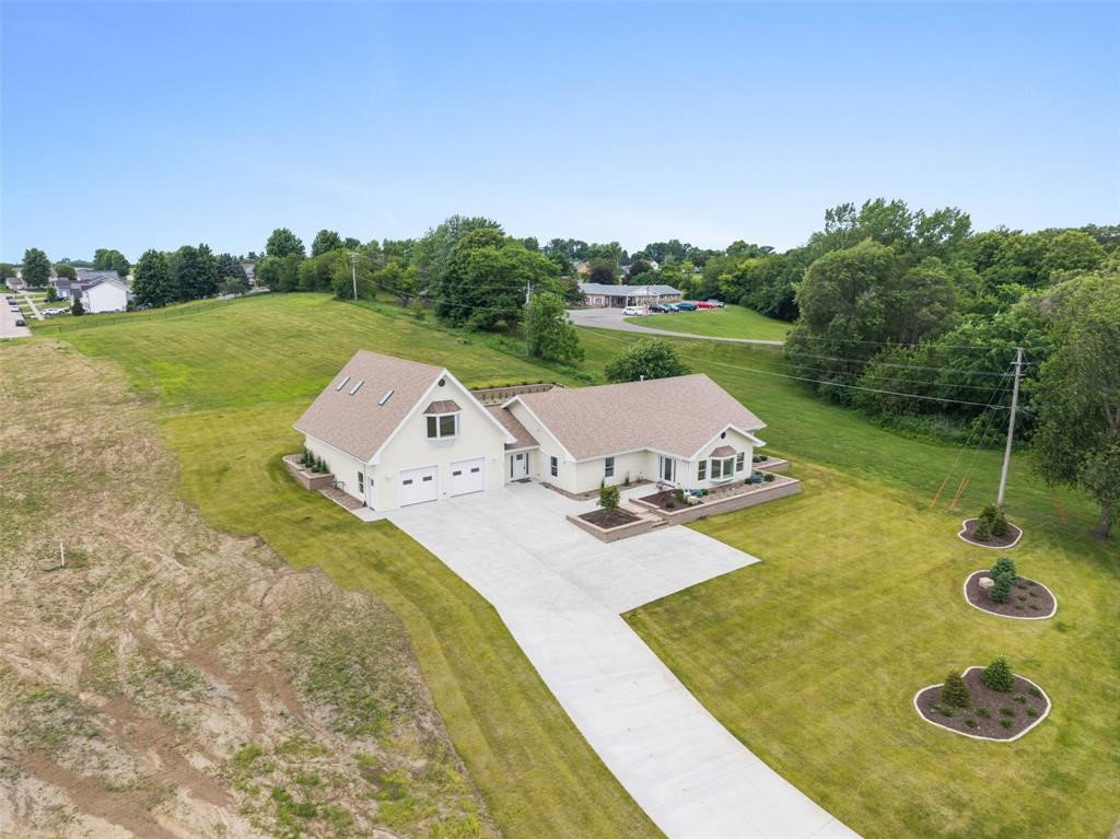 1805 S 8Th Ave E, Newton, IA 50208
