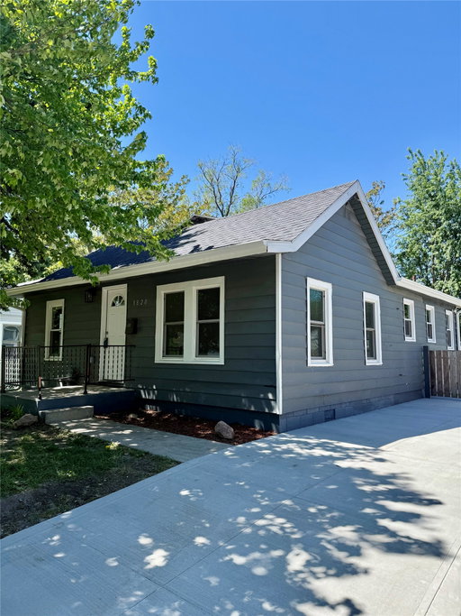 listing main photo