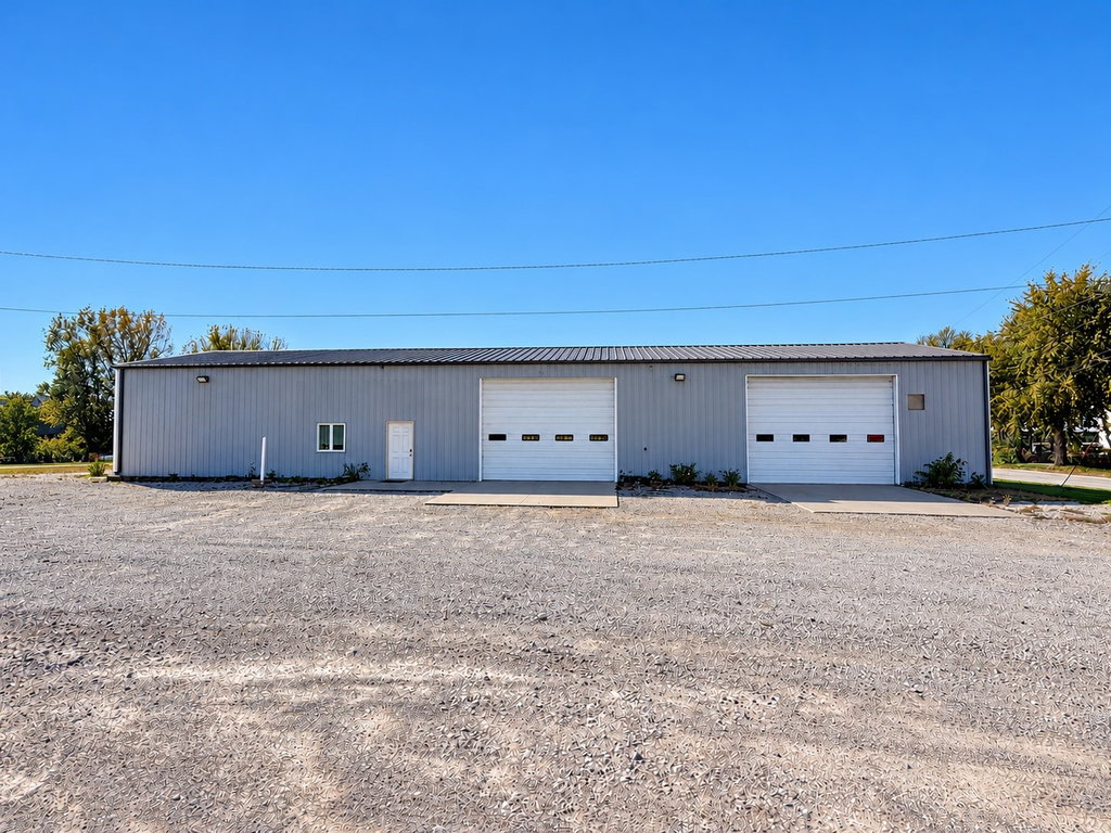 310 Short St, Maxwell, IA 50161