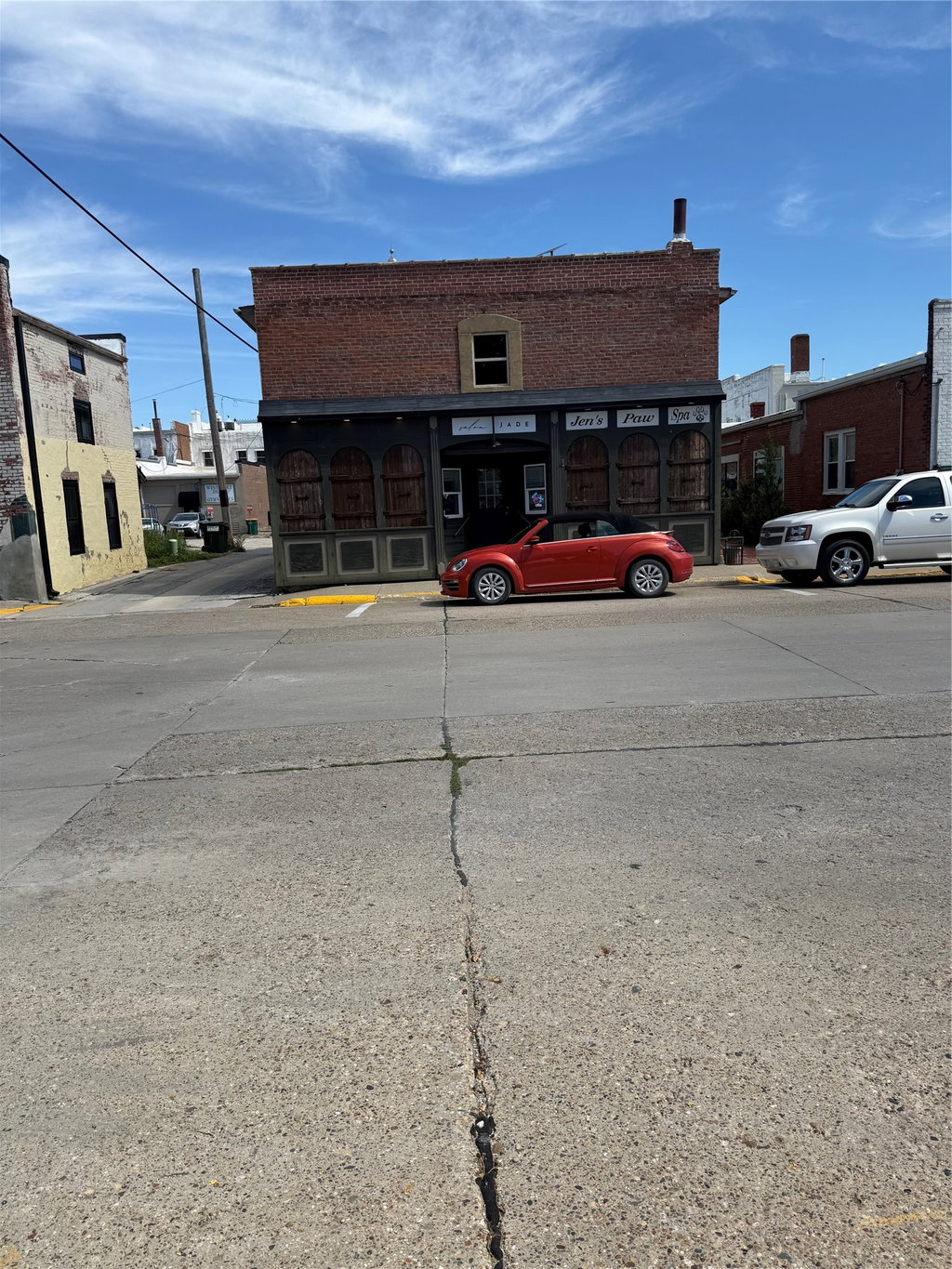 111 N 2Nd Ave, Winterset, IA 50273