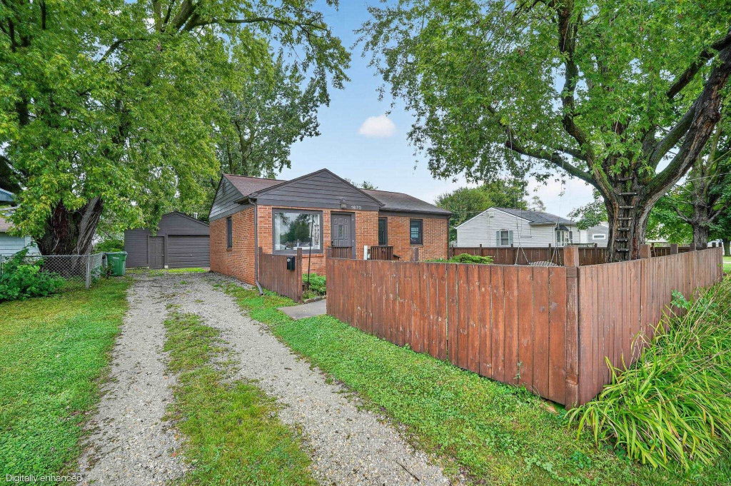 1670 Sager Ave, Waterloo IA 50701 Home for Sale