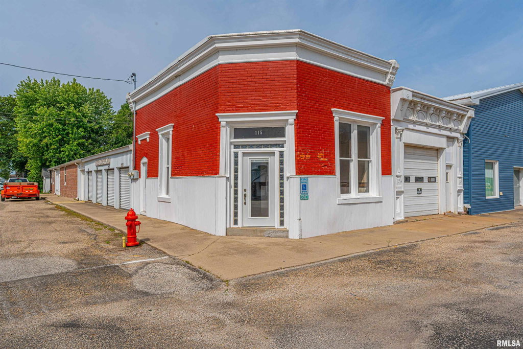 115 Lincoln St, Emden, IL 62635