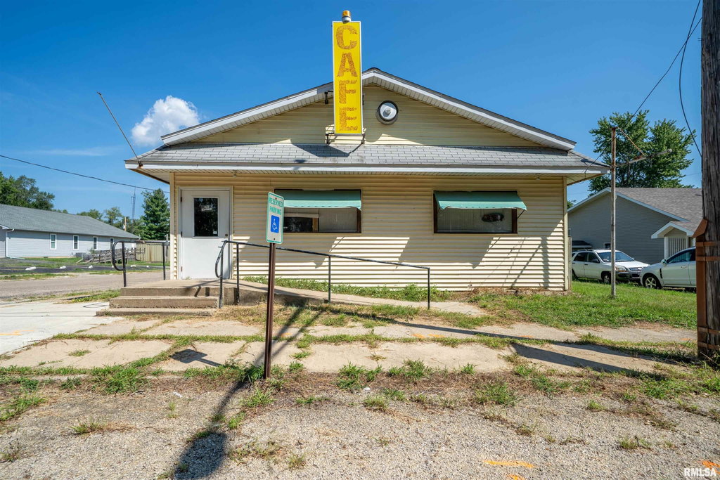 301 E Main St, South Pekin, IL 61564